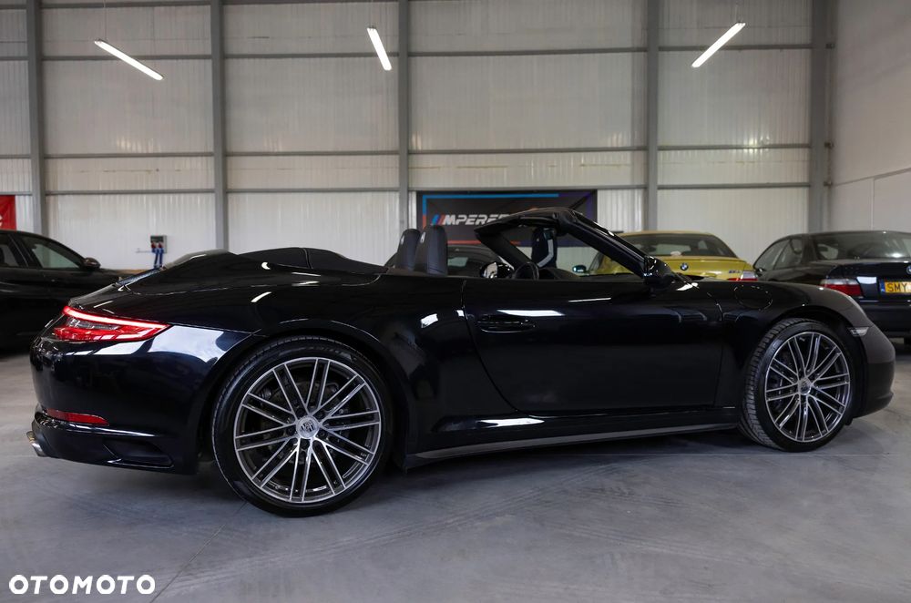 Porsche 911 Carrera 4 Cabriolet PDK - 12