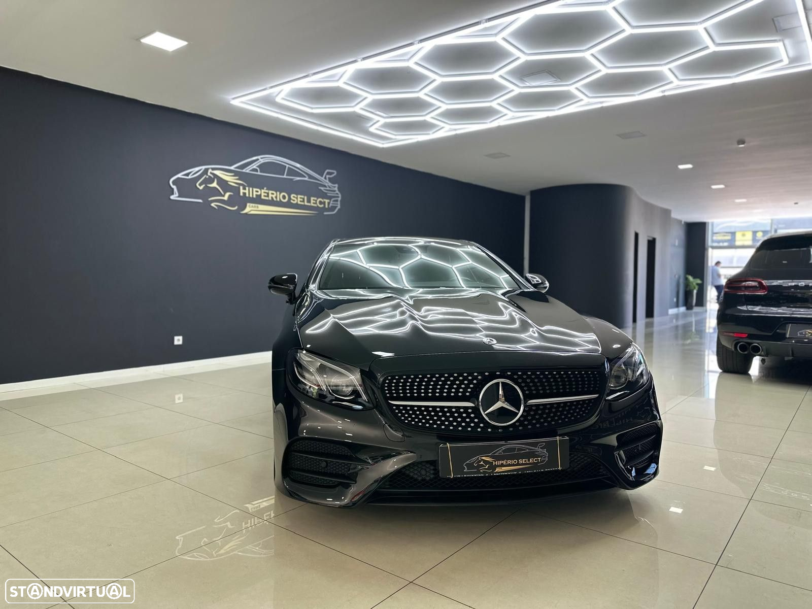 Mercedes-Benz E 220 d AMG Line - 4