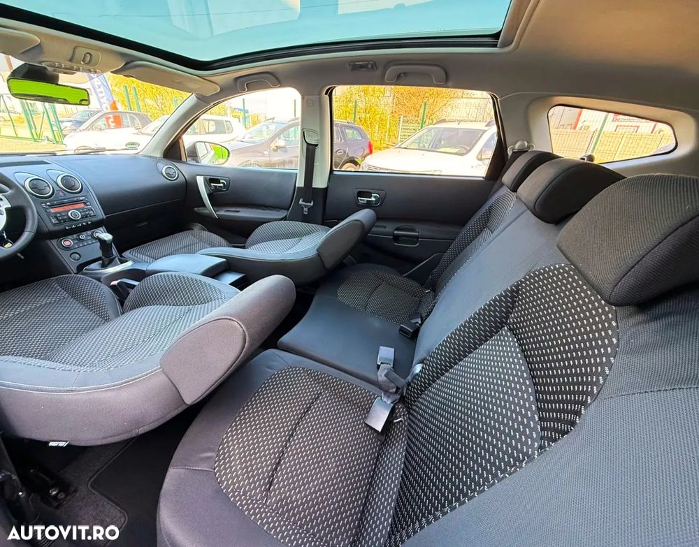 Nissan Qashqai+2 - 24