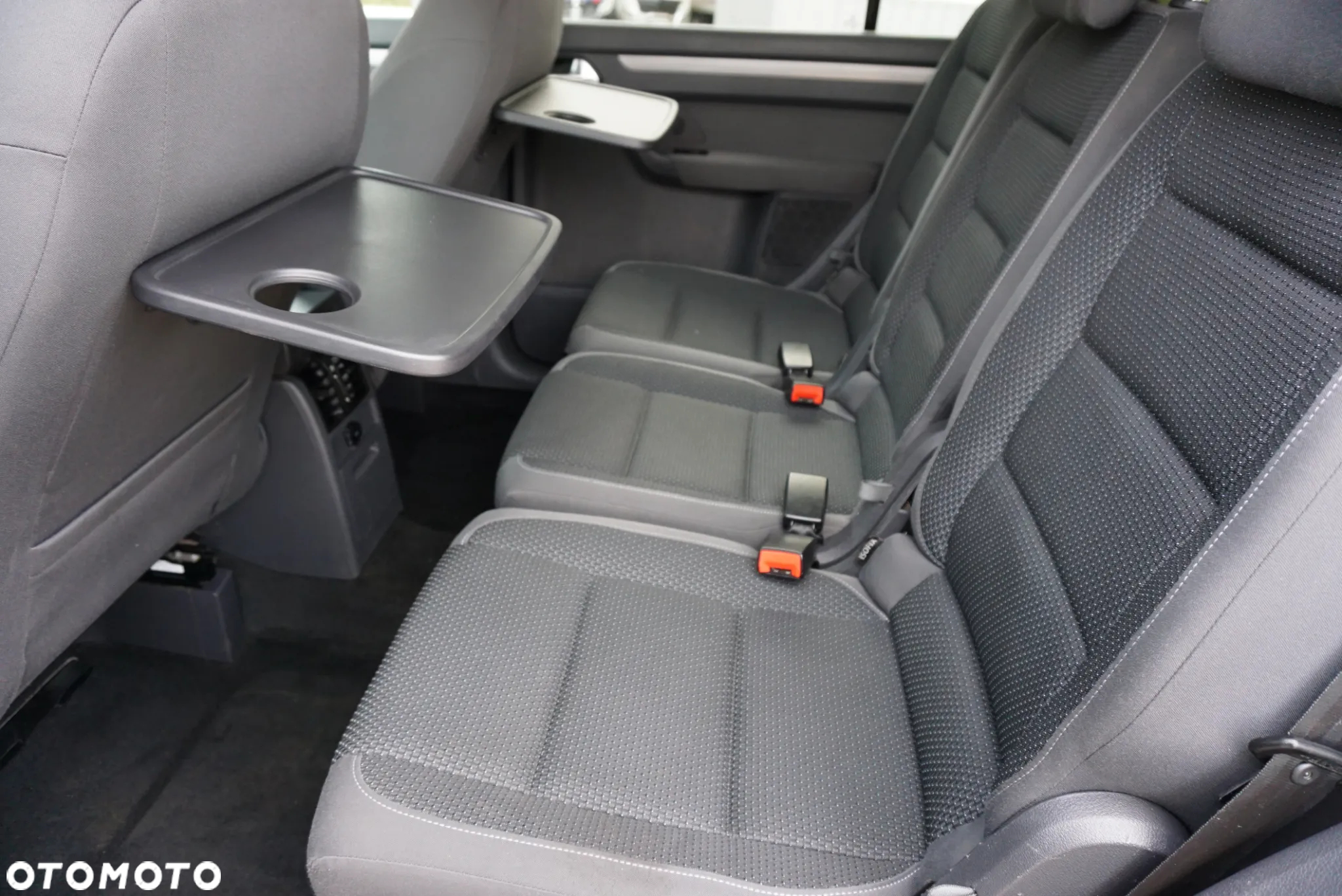 Volkswagen Touran 1.6 TDI DPF Trendline - 10