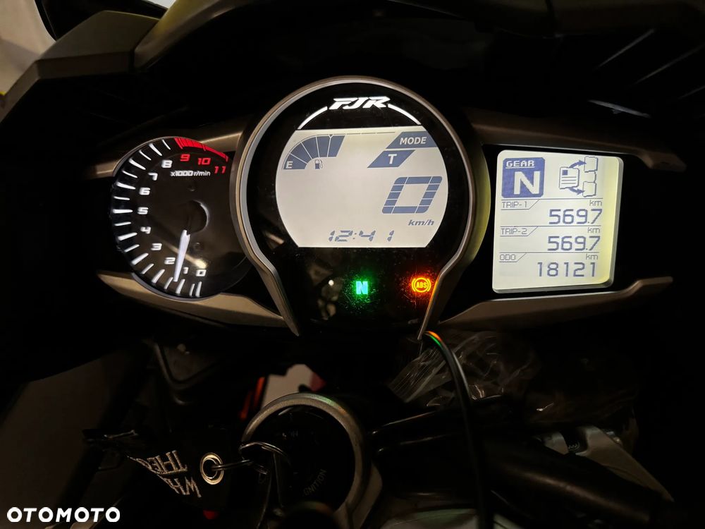 Yamaha FJR - 6