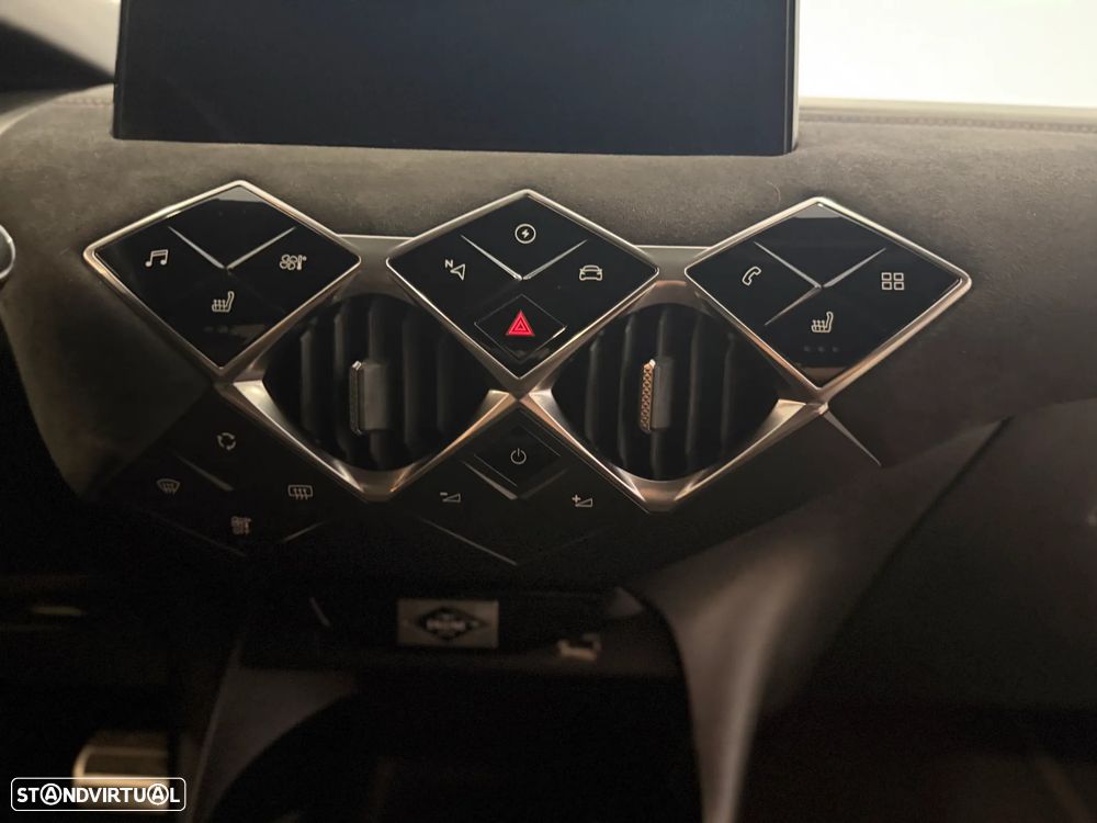 DS DS3 E-TENSE PERFORMANCE LINE - 23