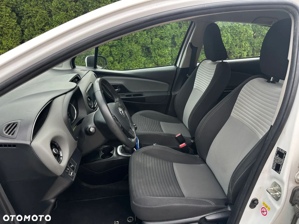 Toyota Yaris 1.5 Dynamic - 8