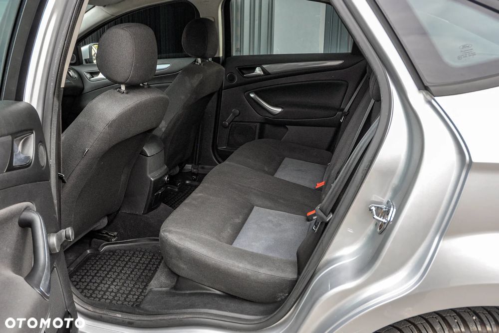 Ford Mondeo - 8