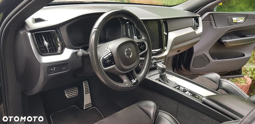 Volvo XC 60 T6 AWD R-Design - 22