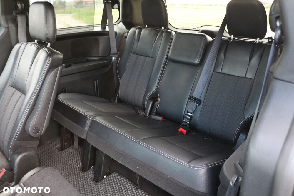 Lancia Voyager 2.8CRD S - 14