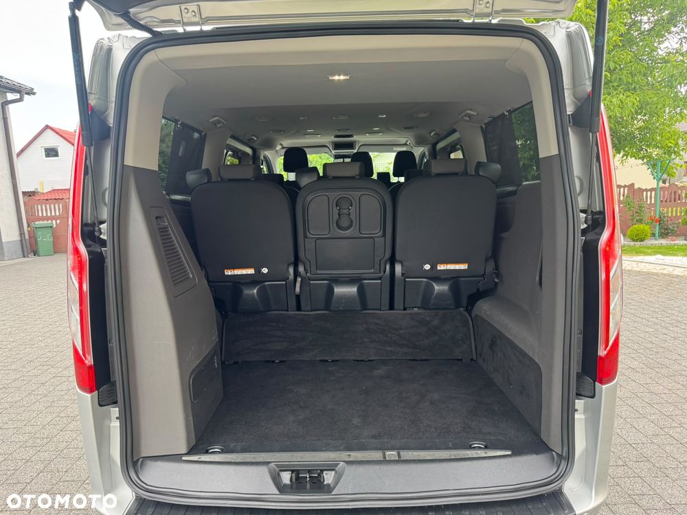 Ford Tourneo Custom - 40