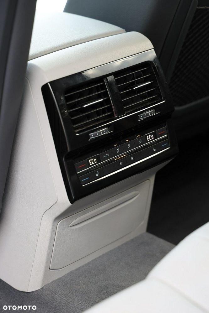 Volkswagen Touareg - 30