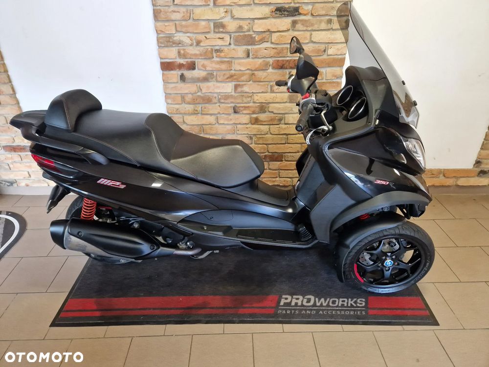 Piaggio MP-3 - 4