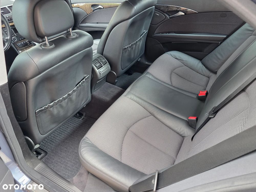 Mercedes-Benz Klasa E 280 4Matic Automatik Avantgarde - 30