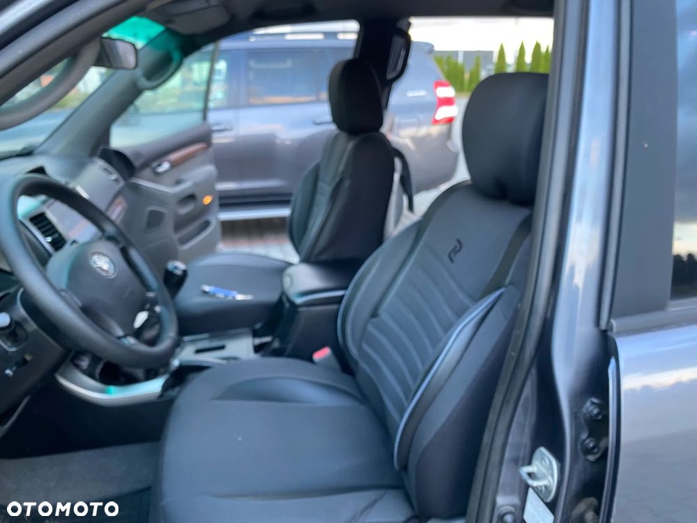 Toyota Land Cruiser - 17
