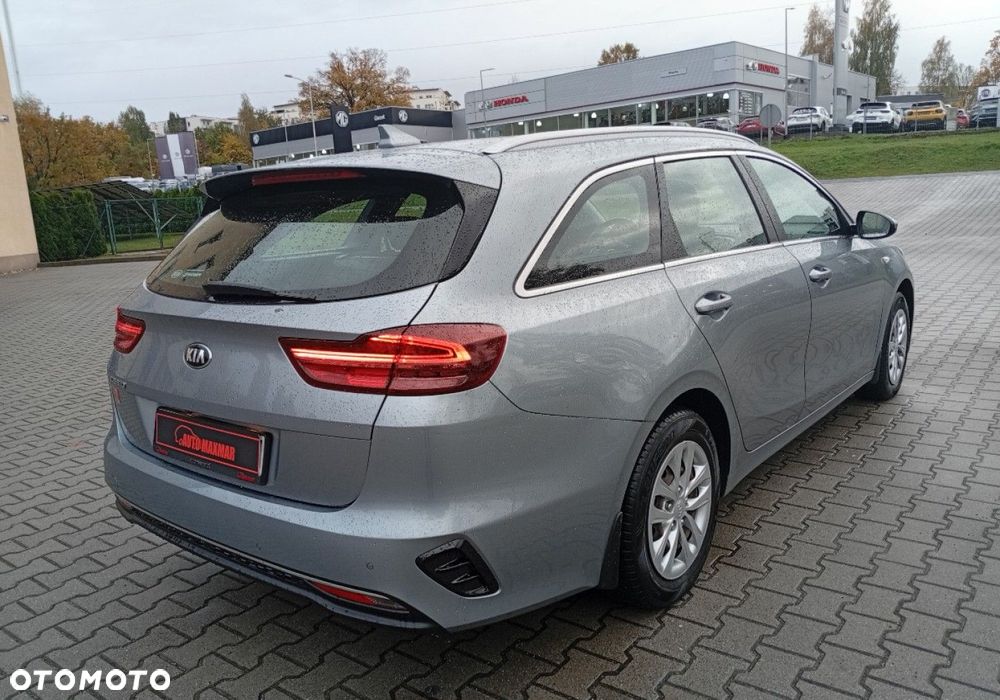 Kia Ceed - 8