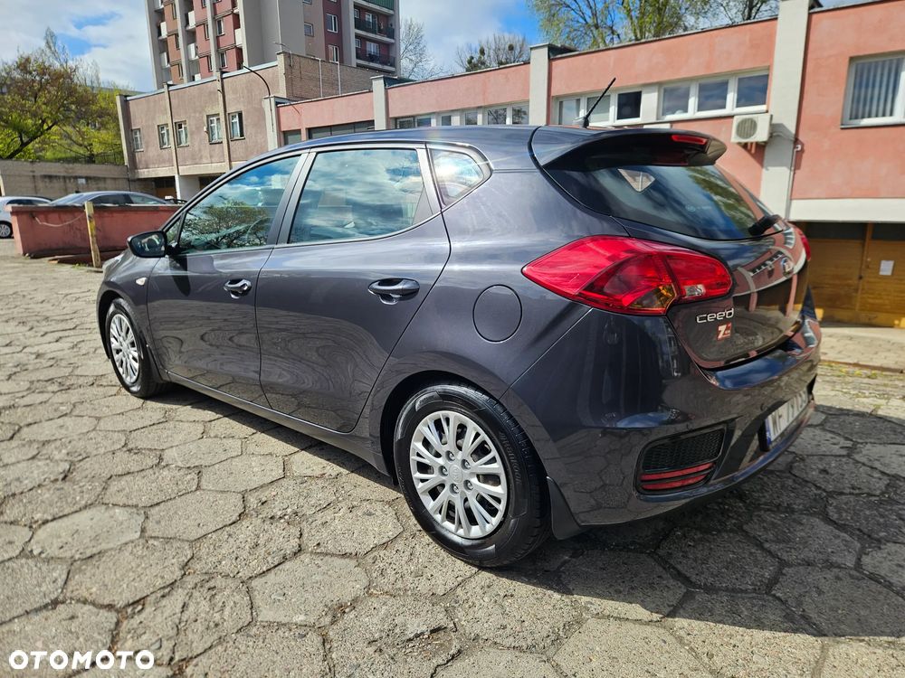 Kia Ceed 1.6 GDI M DCT - 3