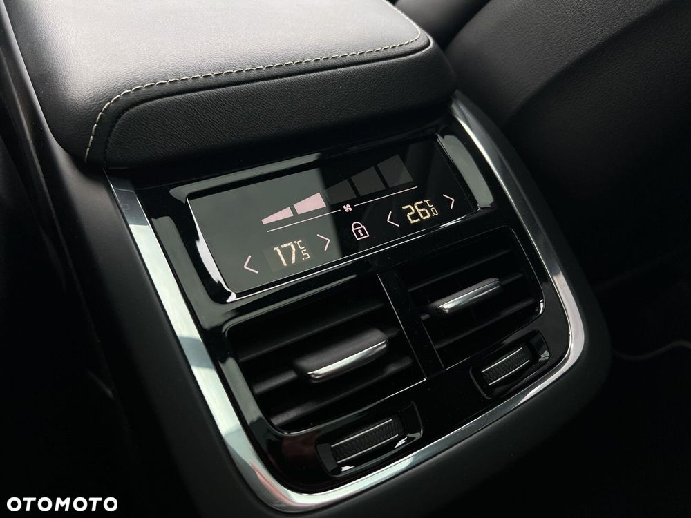 Volvo XC 60 B4 D AWD R-Design - 26