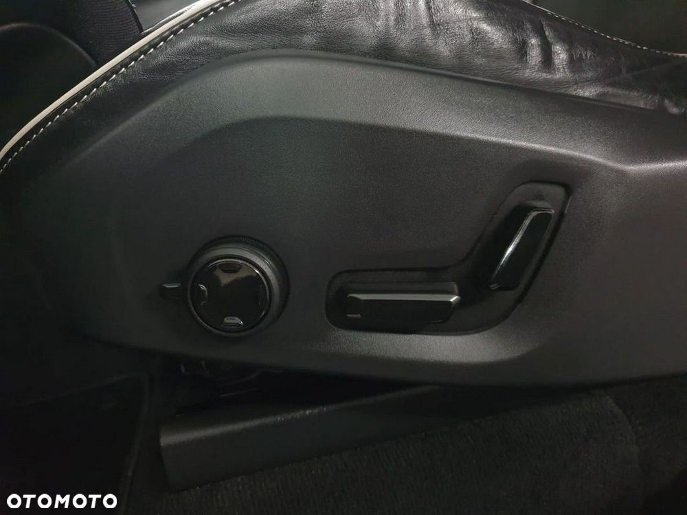 Volvo XC 90 D5 AWD R-Design - 31