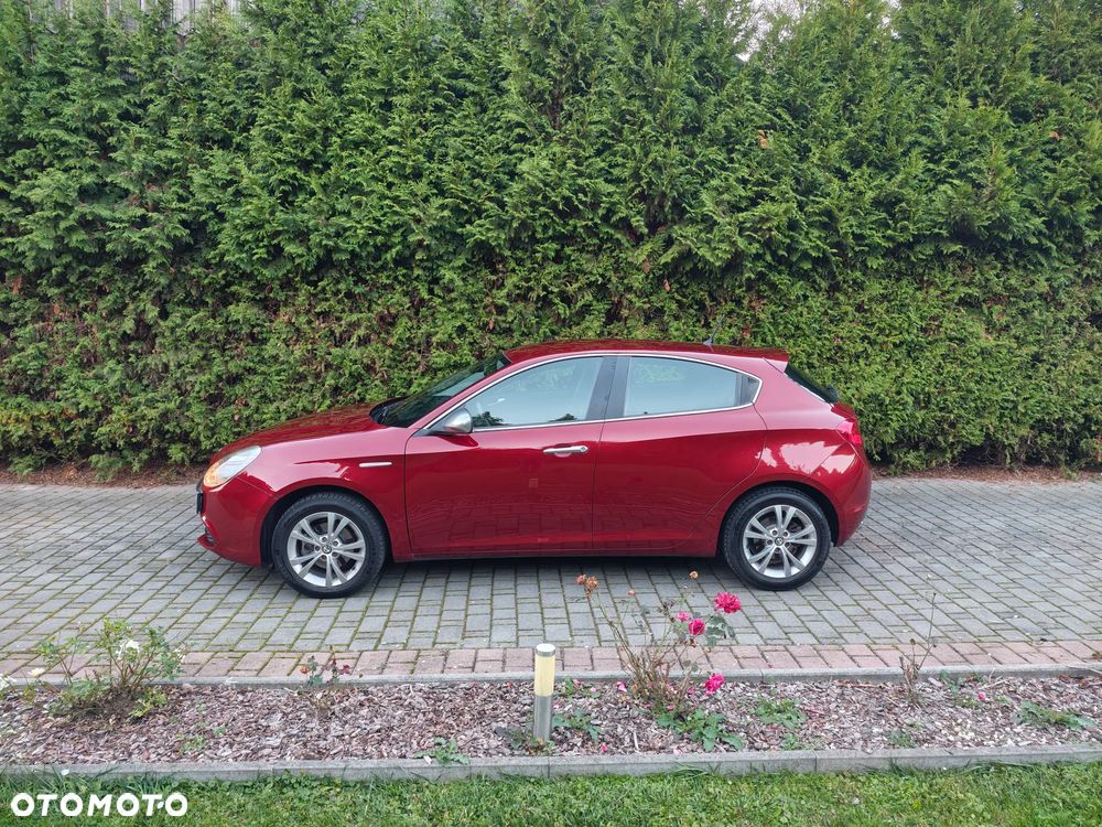 Alfa Romeo Giulietta 2011 photo 5