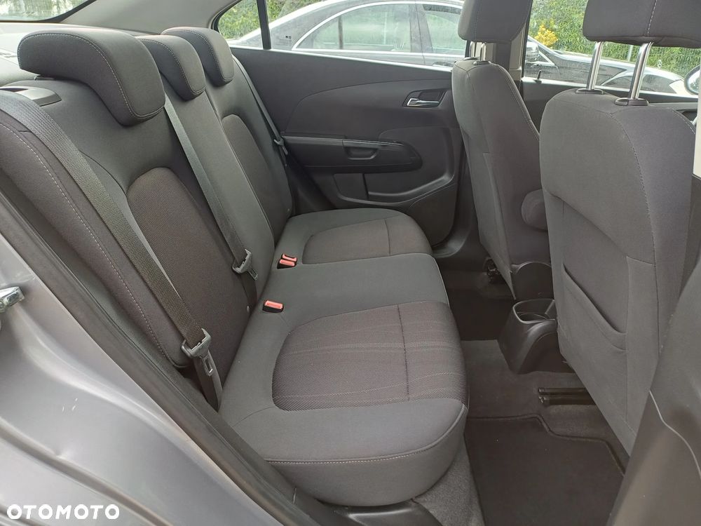 Chevrolet Aveo - 11