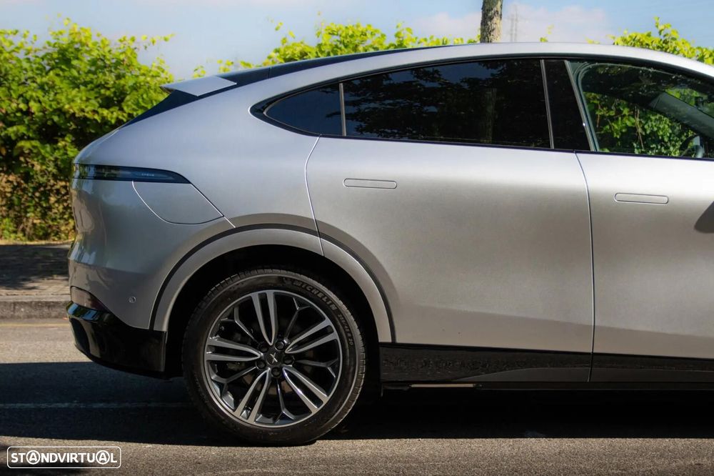 Xpeng G6 87.5 kWh Long Range - 61