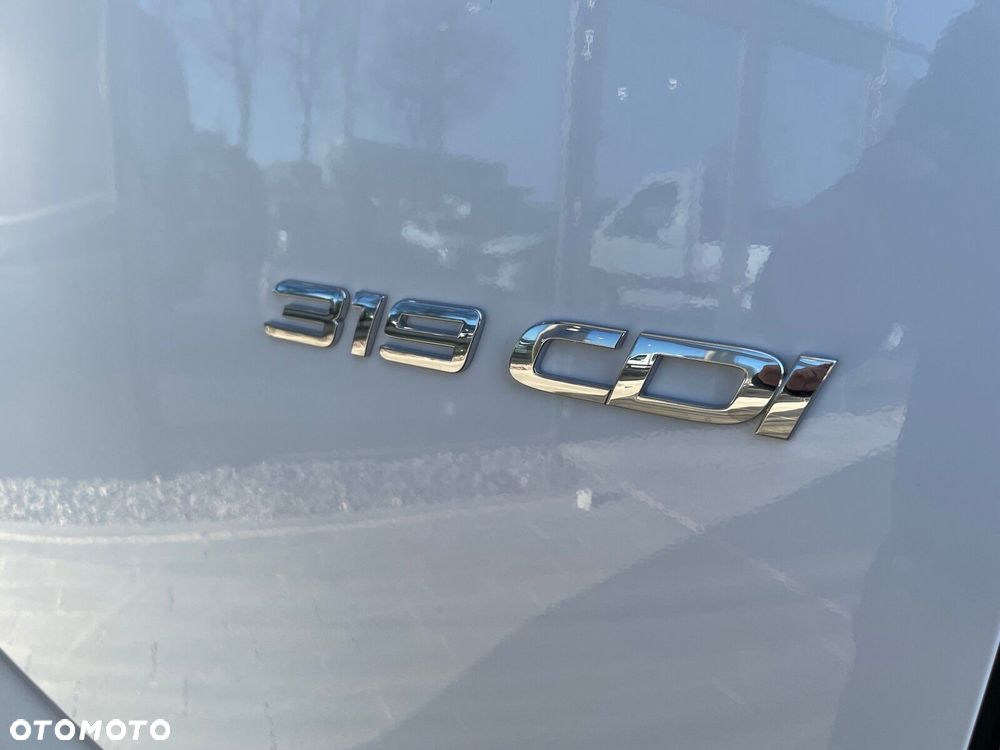 Mercedes-Benz Sprinter 319 CDI Reflektory LED Hak Tachograf - 4