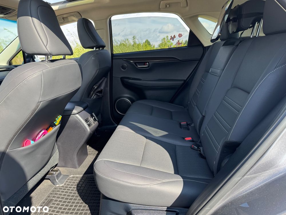 Lexus NX 300 - 34