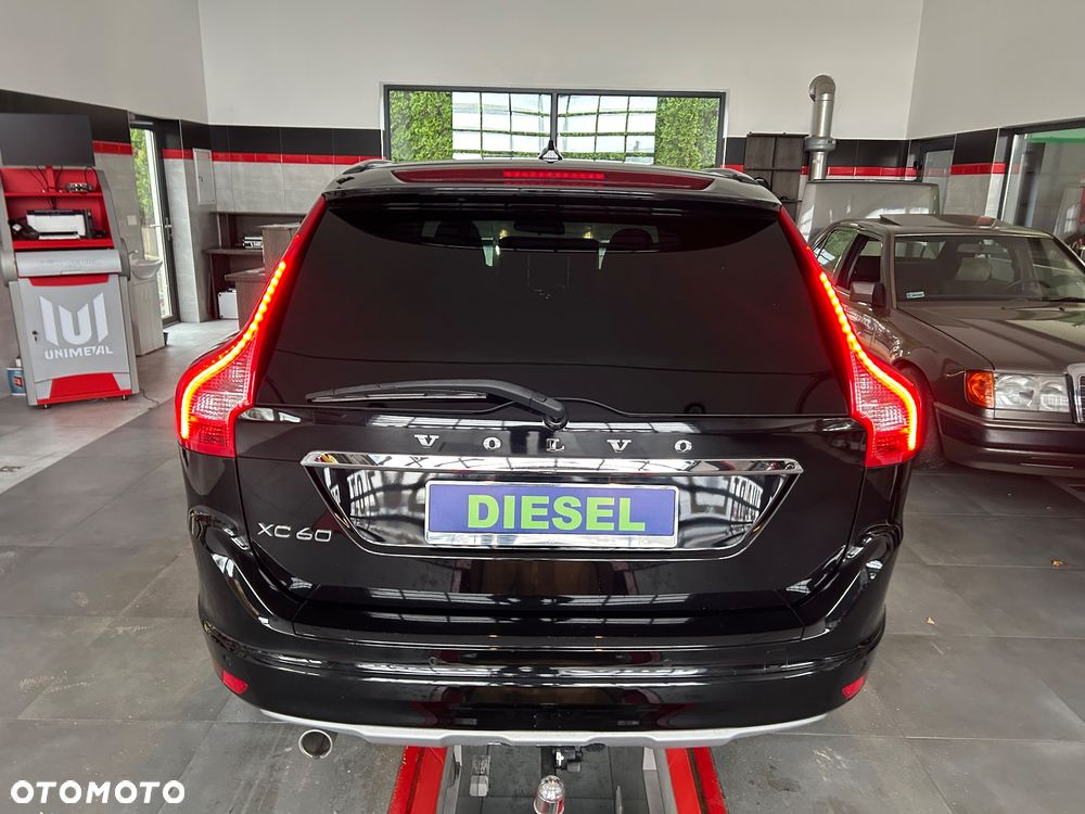Volvo XC 60 D3 Drive-E R-Design Kinetic - 23