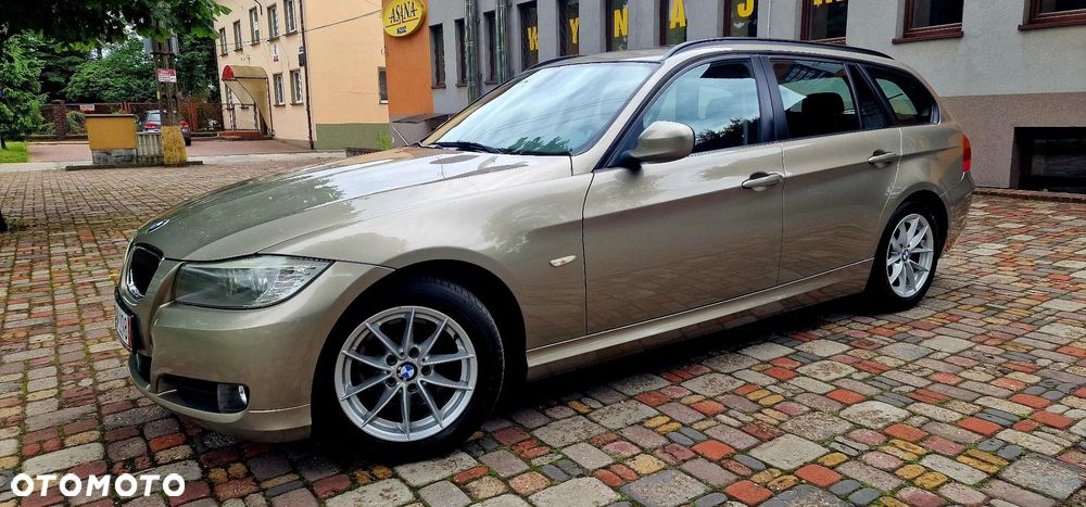 BMW Seria 3 320d DPF Edition Sport - 25