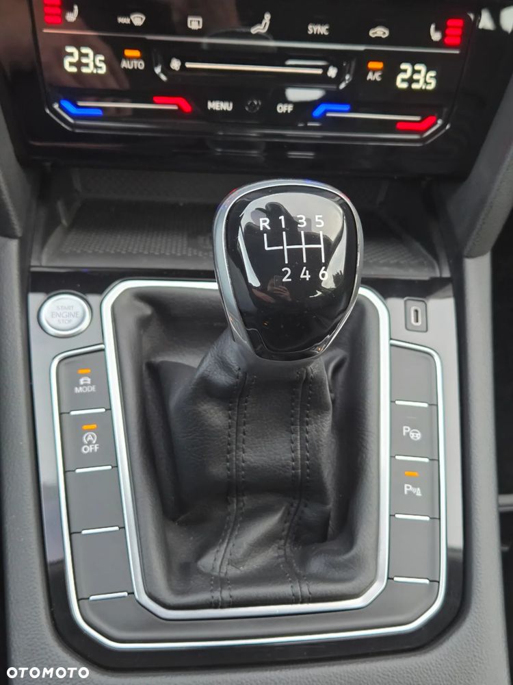 Volkswagen Passat 2.0 TDI BMT Highline - 35