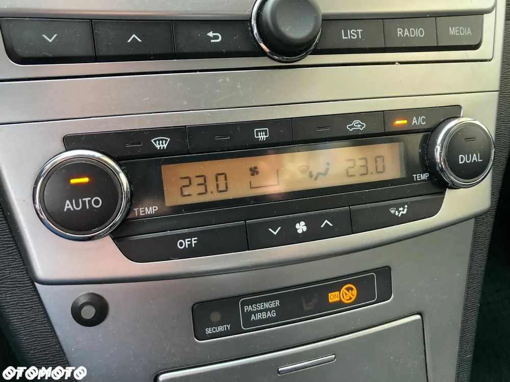 Toyota Avensis 2.0 D-4D Sol - 7