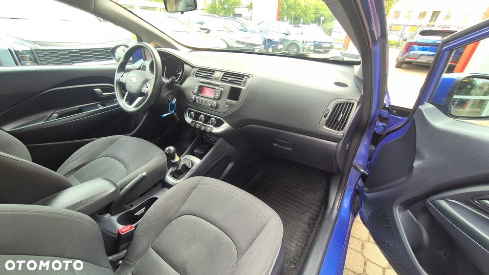 Kia Rio 1.2 L - 16