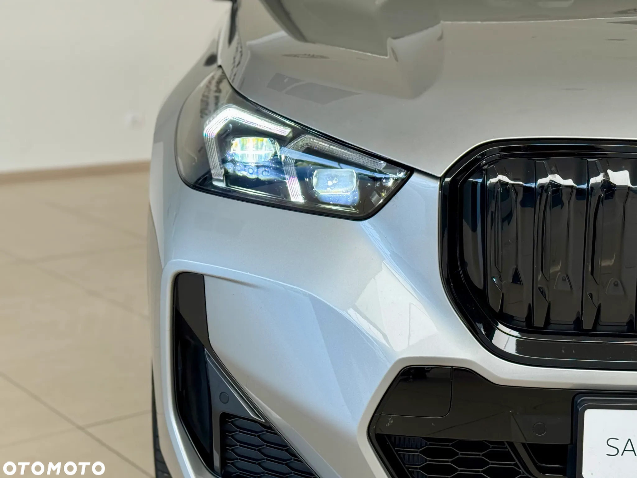 BMW iX1 xDrive30 66.5kWh M Sport - 16