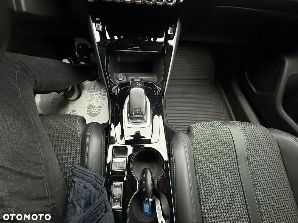 Peugeot 2008 - 13