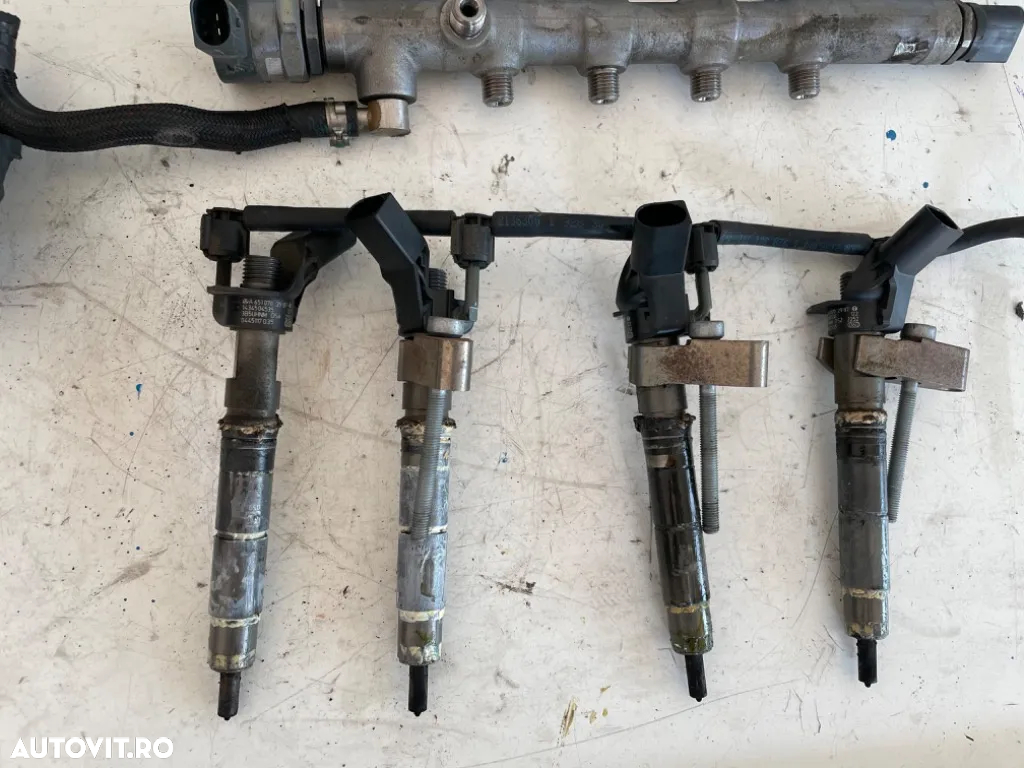 Injector Mercedes c class w205 e class w213 glk x204 glc x253 c253 gla x156 a6510702987 0445117035 - 2