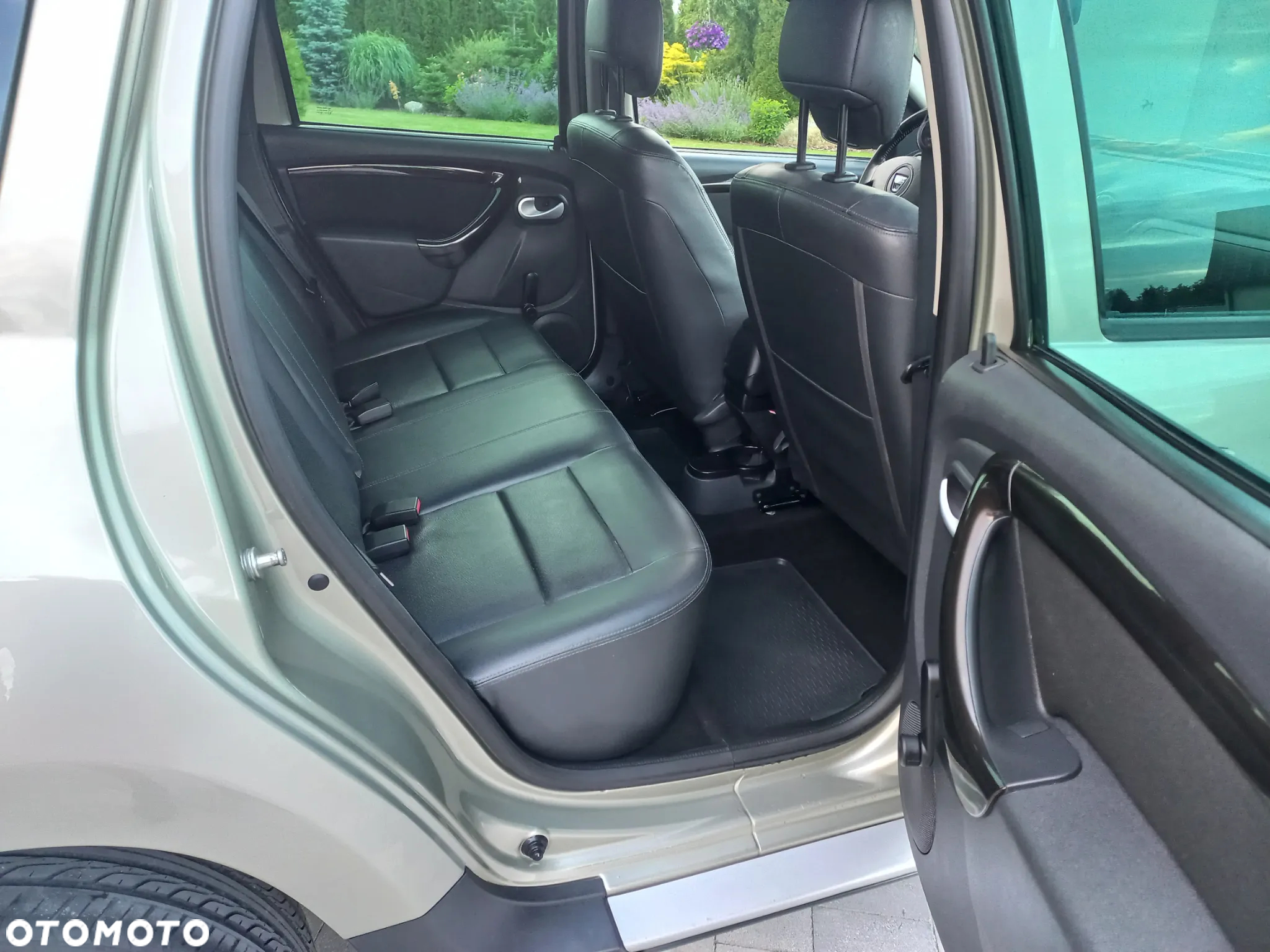 Dacia Duster 1.6 Laureate 4x4 - 6
