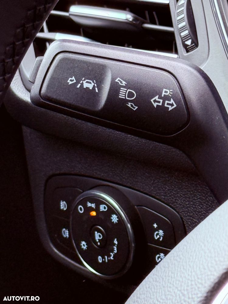 Ford Focus 1.5 EcoBlue Start-Stopp-System Aut. TITANIUM - 25