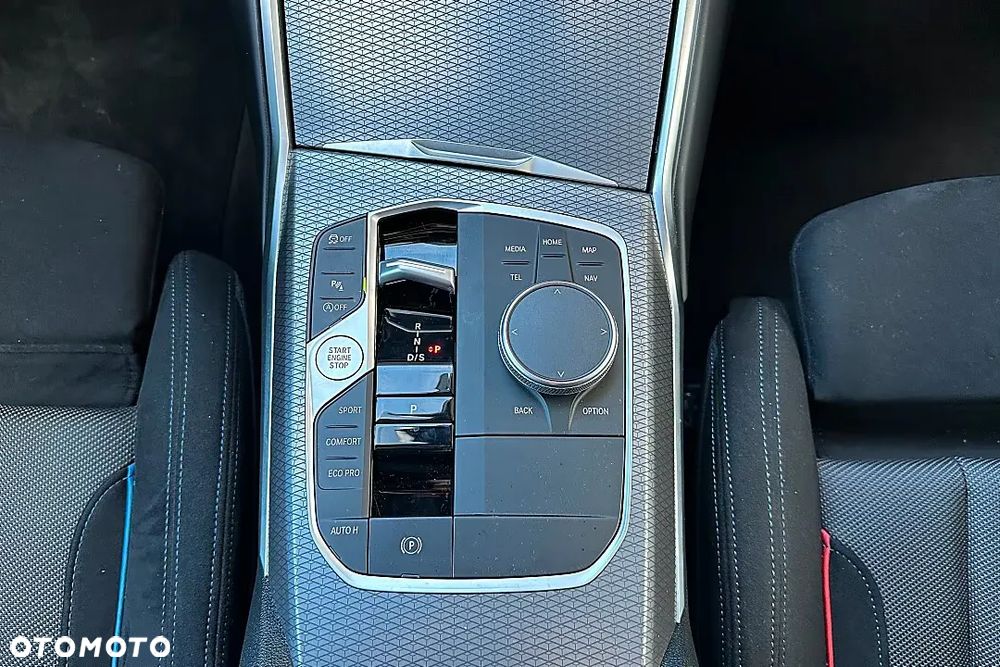 BMW Seria 3 320i - 11