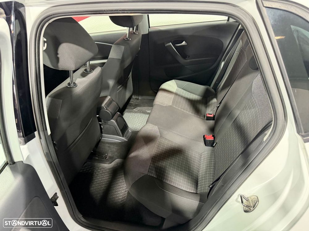 VW Polo 1.4 TDi R-Line - 24