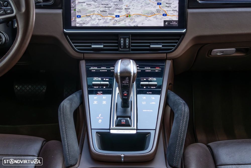 Porsche Cayenne Coupé E-Hybrid - 26