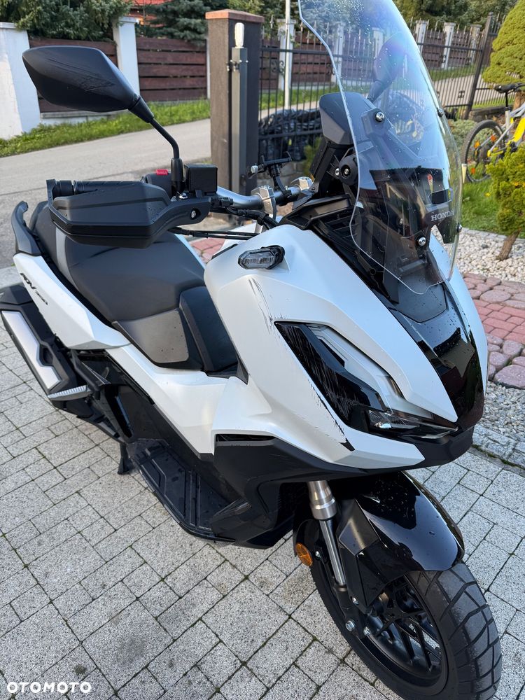 Honda ADV350 - 8