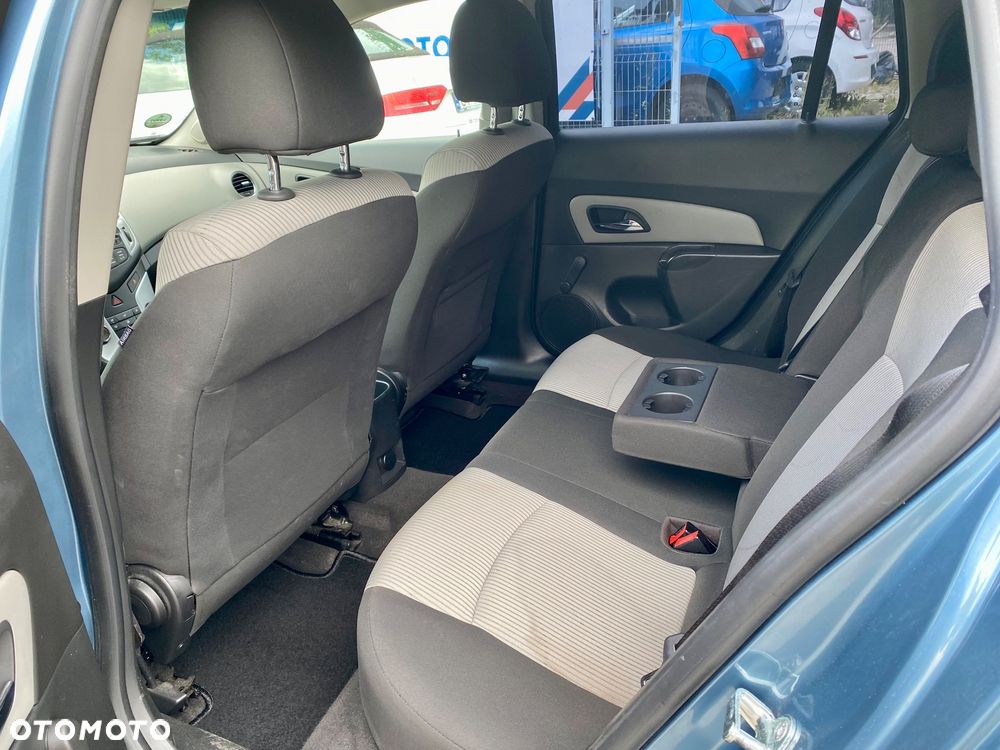 Chevrolet Cruze 1.6 - 10