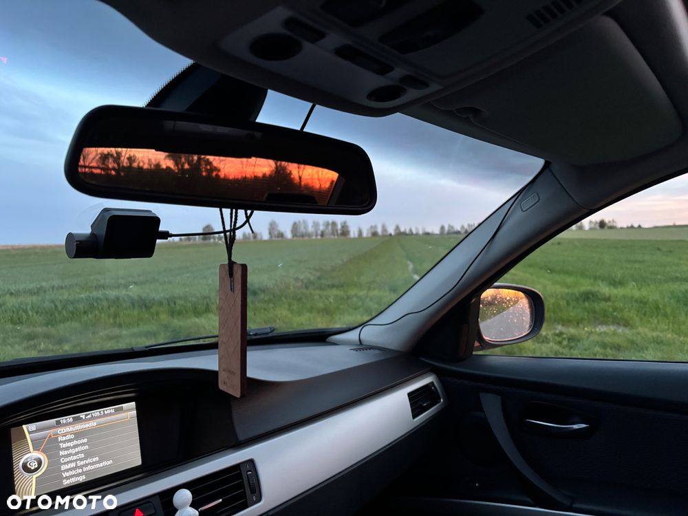 BMW Seria 3 320i - 14