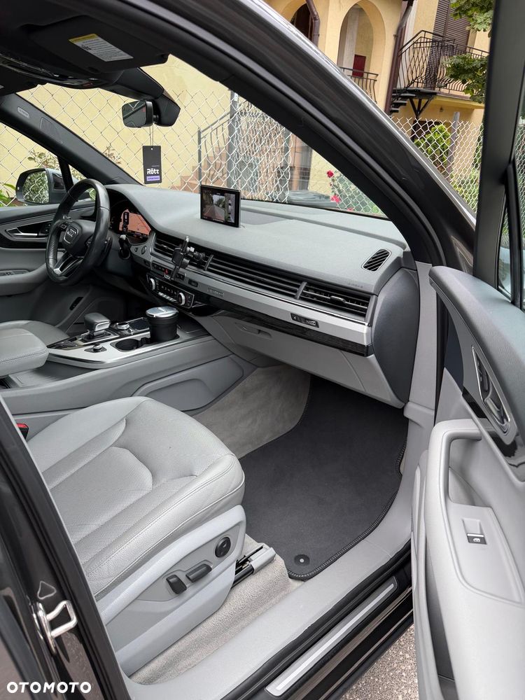 Audi Q7 - 11