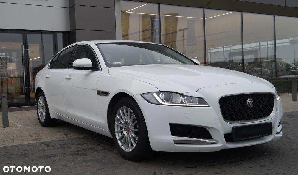 Jaguar XF 2.0 i4D AWD Prestige - 6