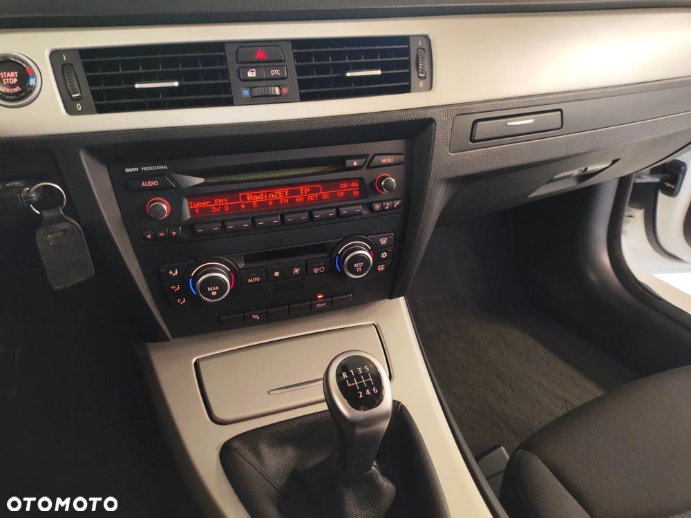 BMW Seria 3 318i - 17