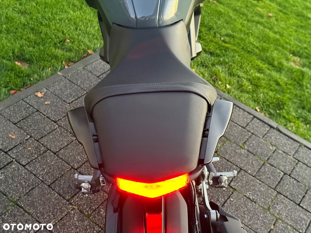 Yamaha MT - 33