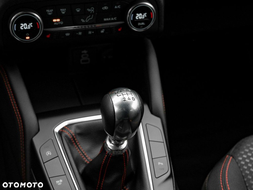 Ford Kuga 1.5 EcoBoost FWD ST-Line - 19