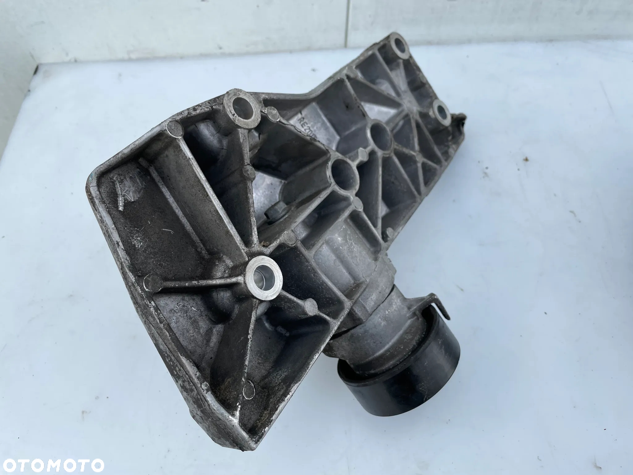 Łapa alternatora Skoda Fabia I 1.4 MPI 036145169G - 3