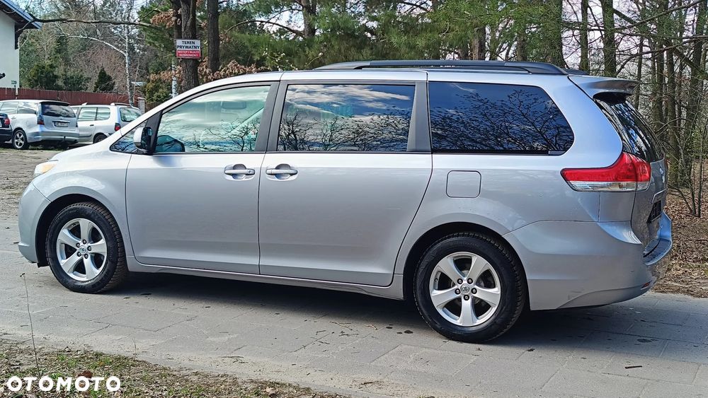 Toyota Sienna ver-3-5-v6-se - 11