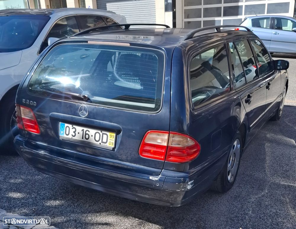 Mercedes-Benz E 200 Classic - 1