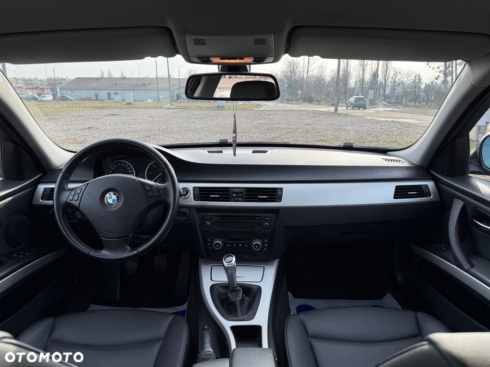 BMW Seria 3 318d DPF Edition Exclusive - 18