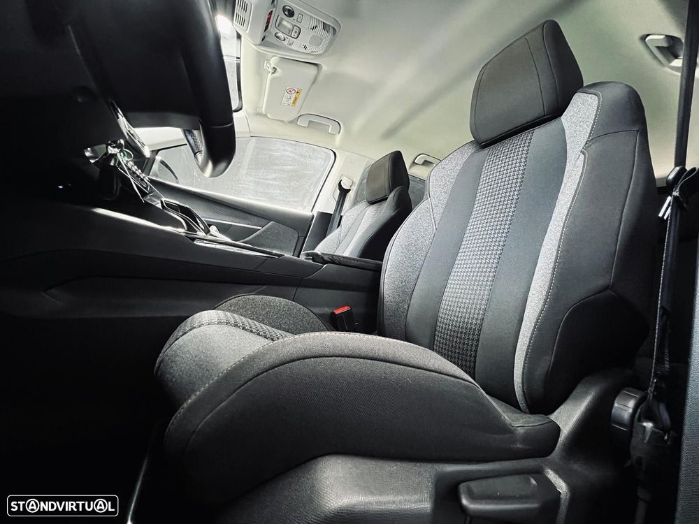 Peugeot 3008 1.5 BlueHDi Allure EAT8 - 33